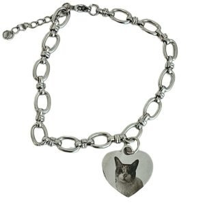 Pulsera con dije colgante